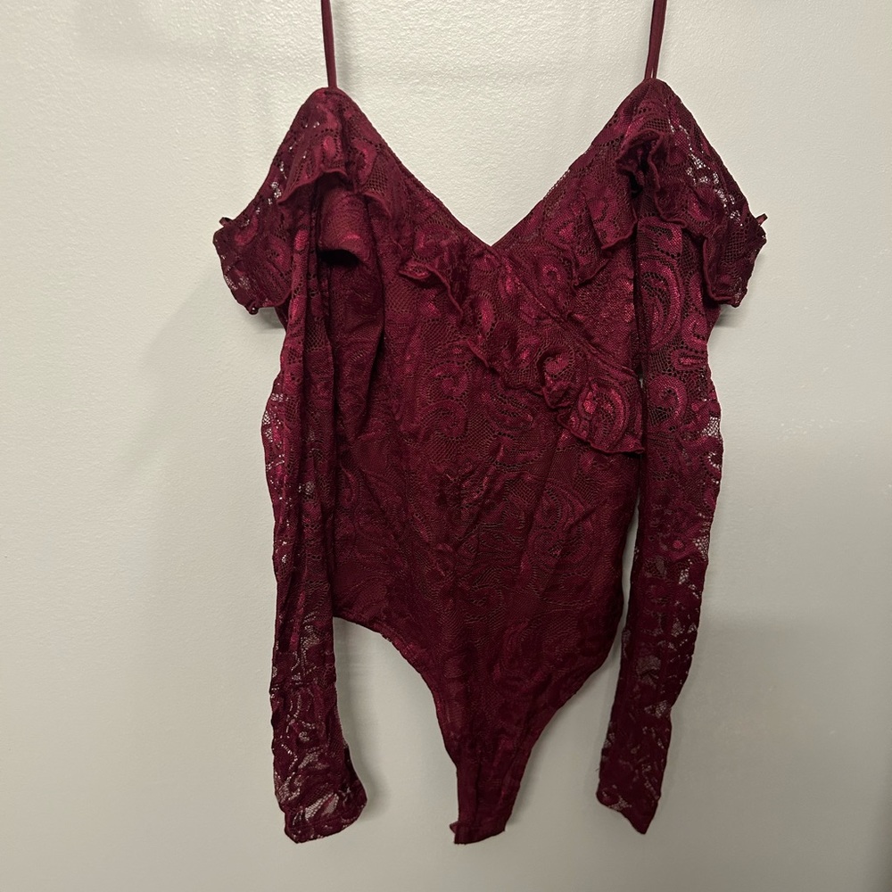 Guess - Off the Shoulder Long Sleeved Lace Bodysuit